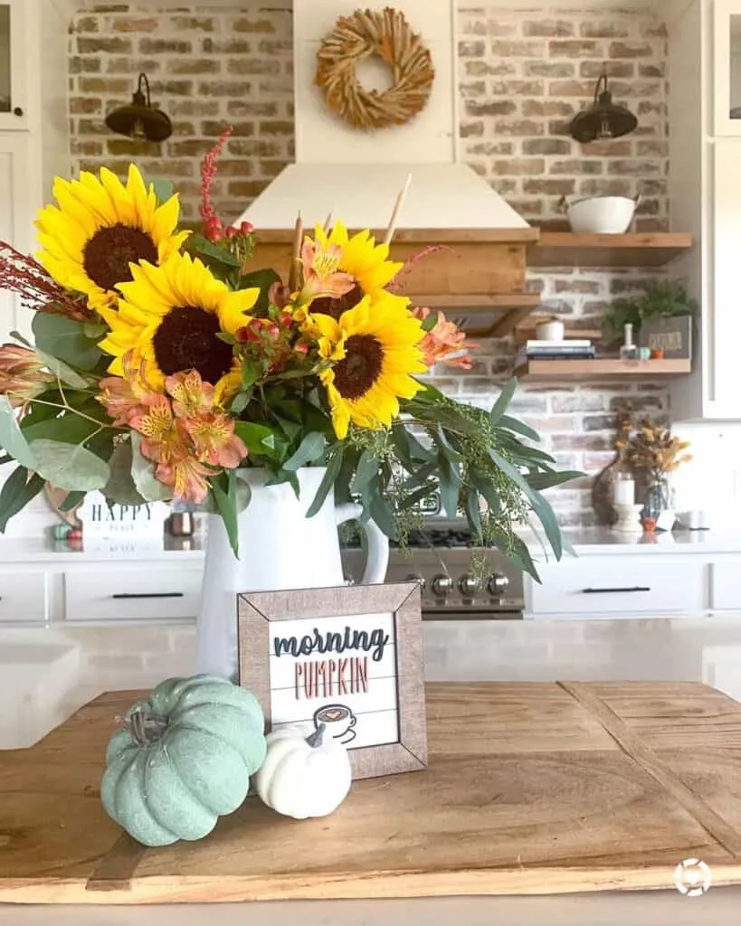 /img/11668-sunflower-kitchen-budget-8.webp