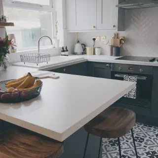 /img/11684-metallic-gray-kitchen.webp