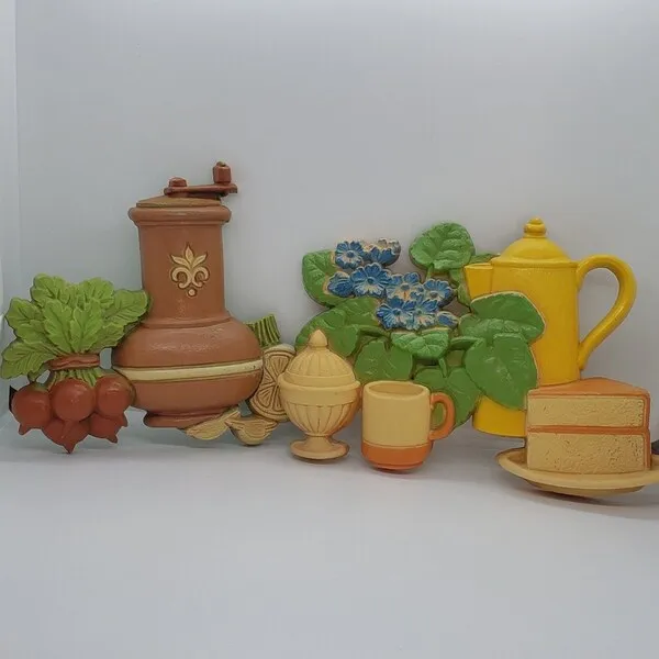 11686 70s kitchen accessories