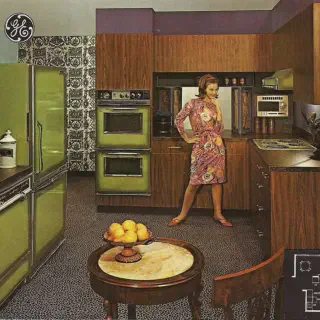 /img/11686-modern-kitchen-with-70s-influence.webp