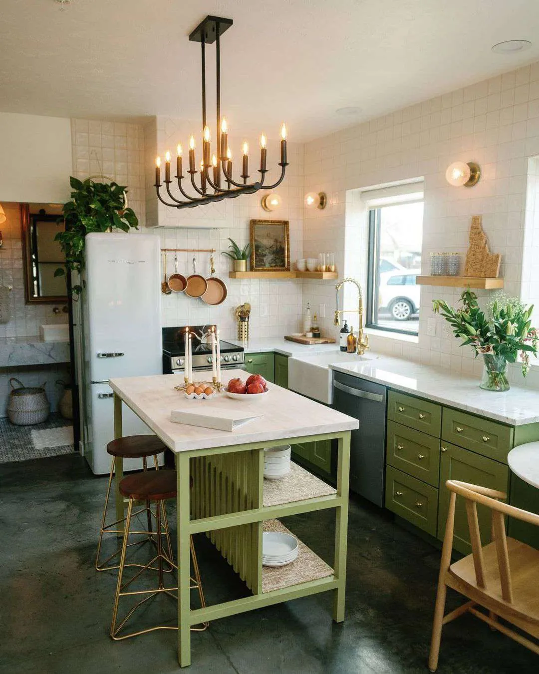 11731 silver and white kitchen