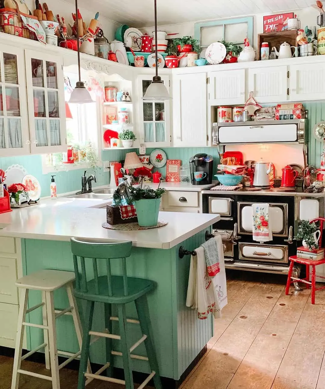 11743 green wall rustic kitchen