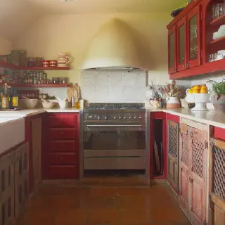/img/11748-red-kitchen-design-tips.webp