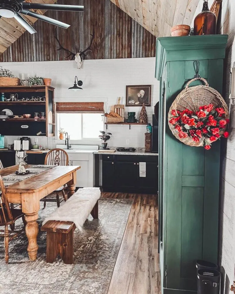 11751 cluttered kitchen