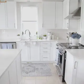 /img/11765-open-shelving-kitchen.webp