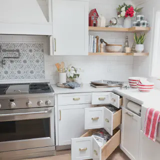 /img/11777-christmas-kitchen-decor-8.webp