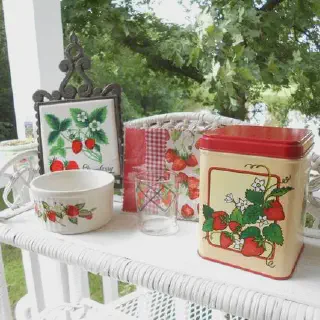 /img/11789-strawberry-diy-projects.webp