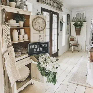 /img/11841-farmhouse-kitchen-accent-pieces.webp
