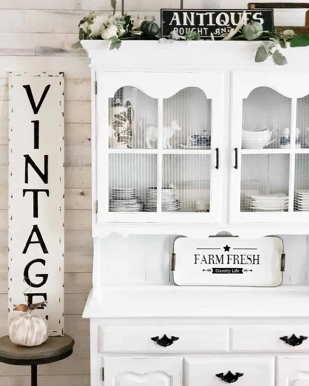 11841 vintage inspired decor