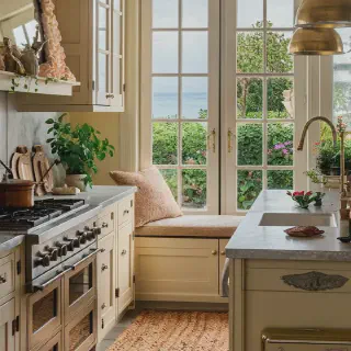 /img/11844-coastal-kitchen-maintenance.webp