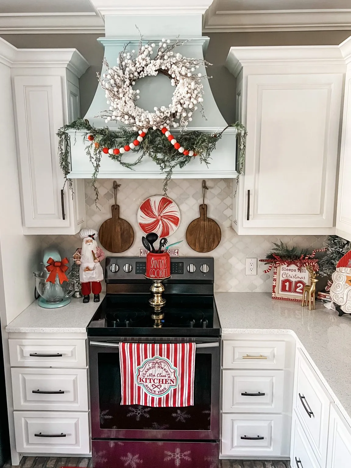 /img/11859-christmas-kitchen-candle-holders.webp