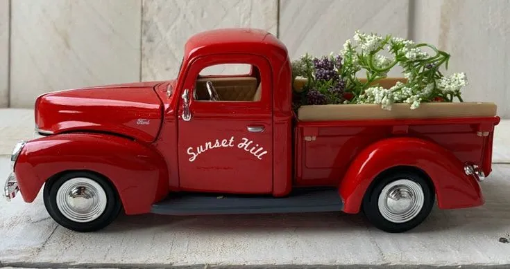 11868 red truck modern