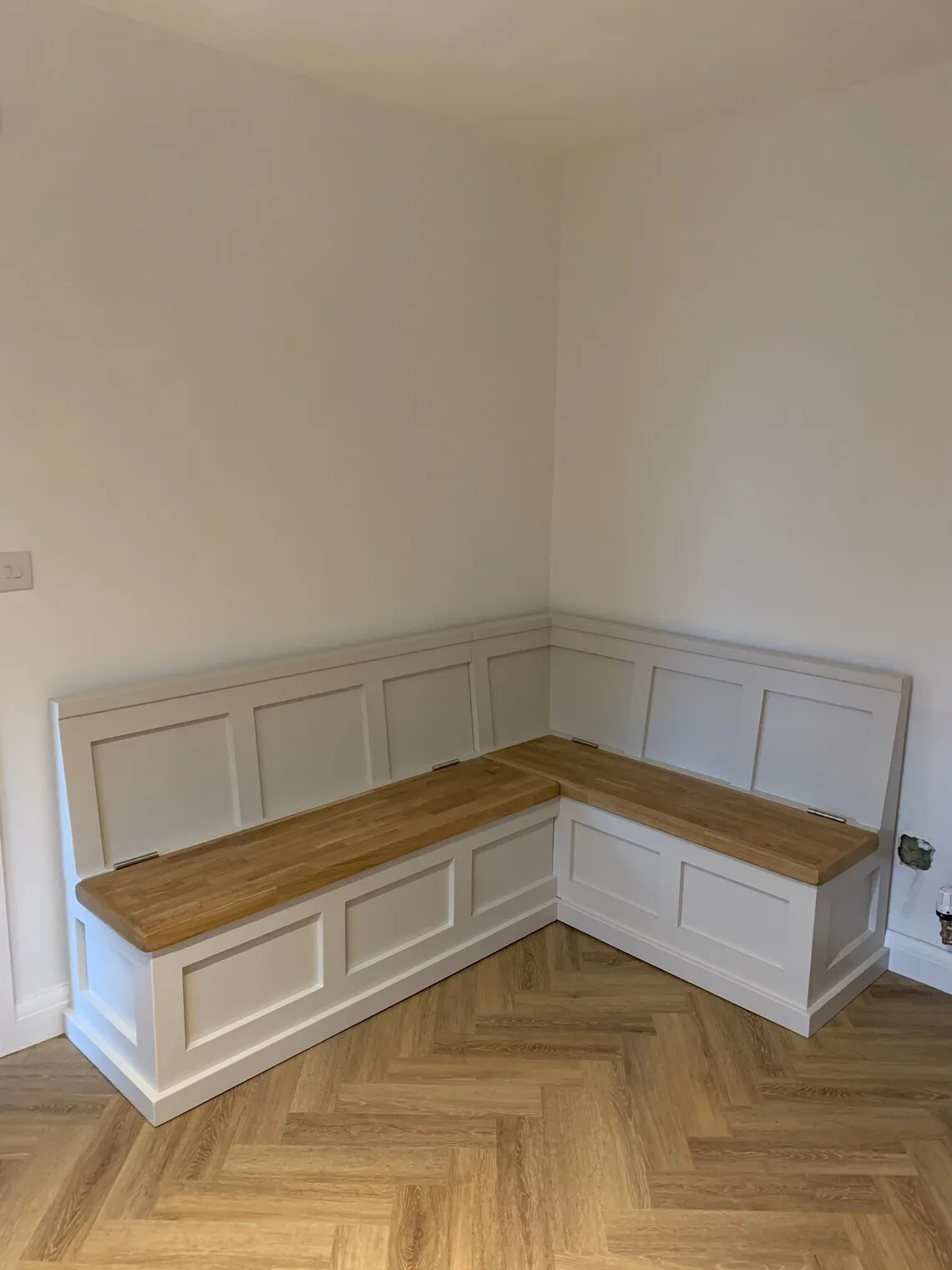 11871 wood farmhouse banquette