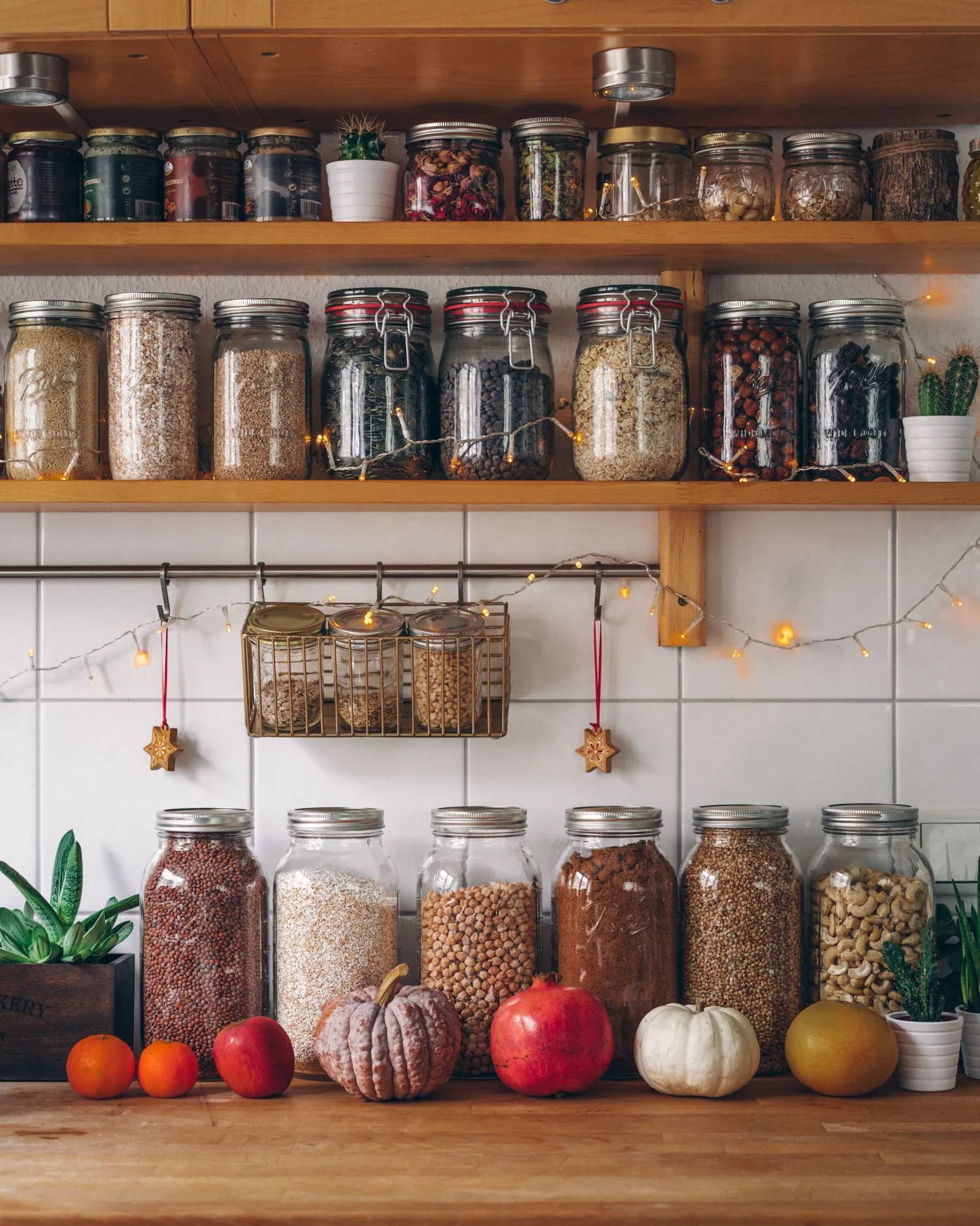 /img/11894-straight-sided-jars-kitchen-7.webp