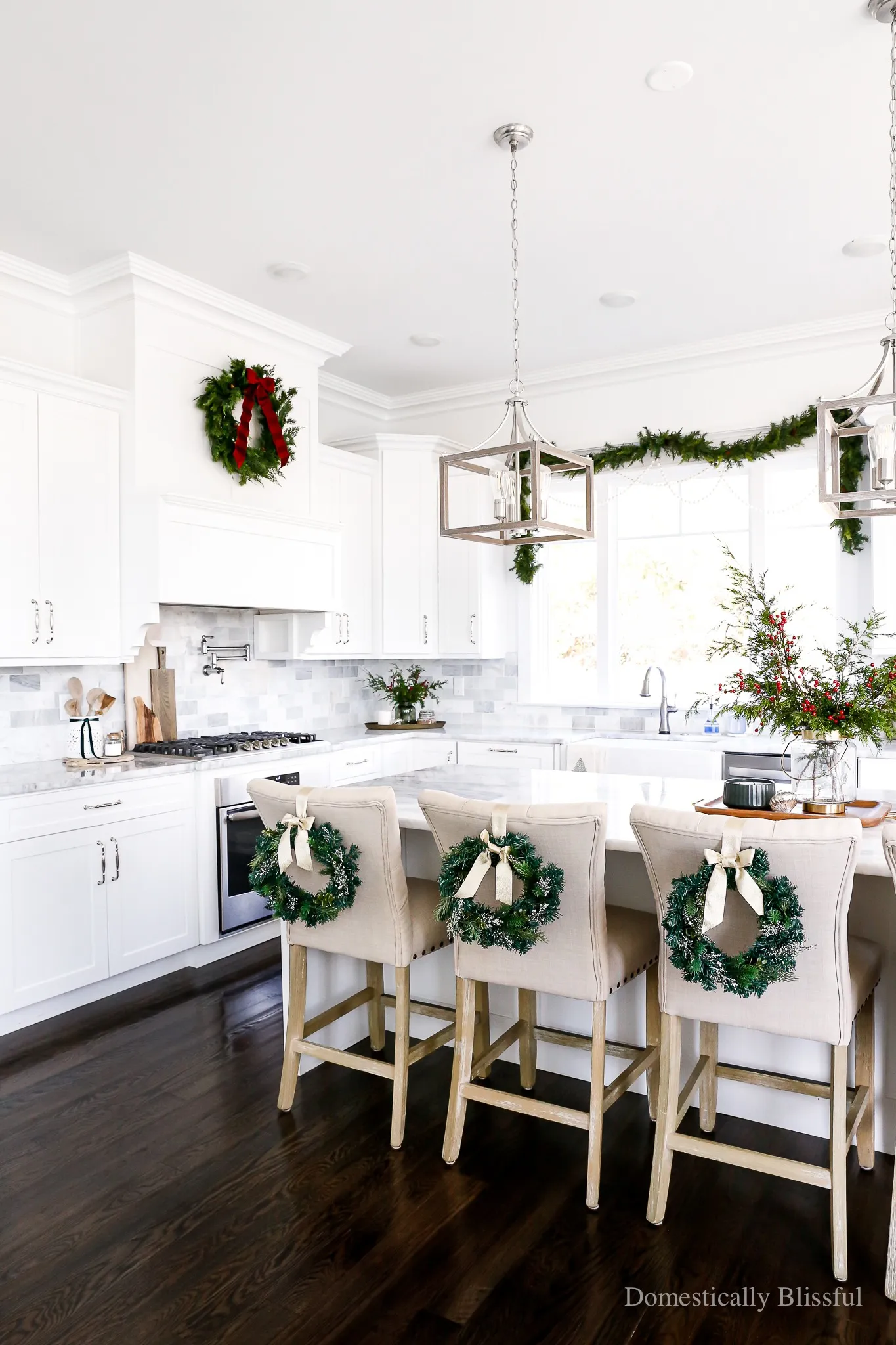 11955 christmas kitchen festive linens