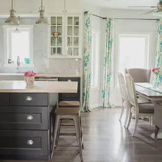 /img/11958-summer-kitchen-decor-8.webp