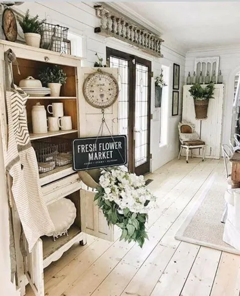 /img/11968-farmhouse-kitchen-greenery.webp