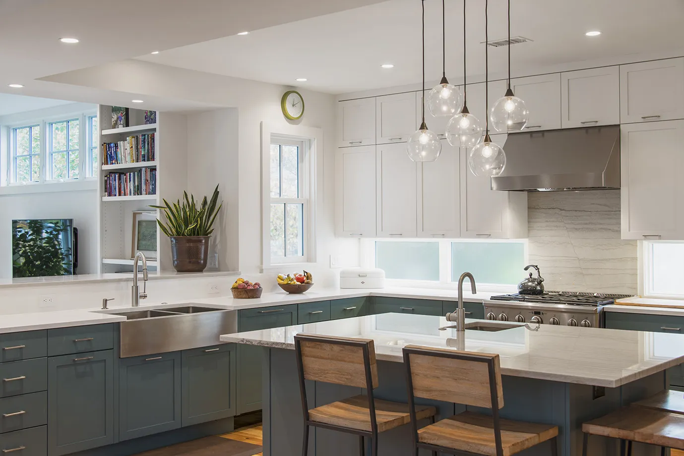 11971 saltbox kitchen image3