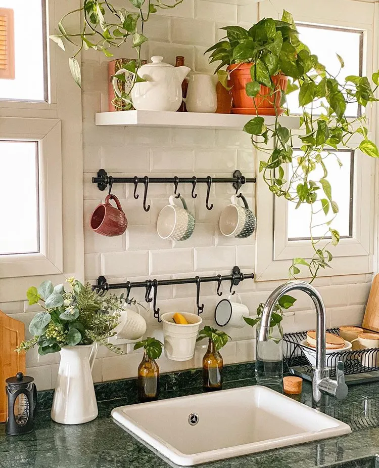 /img/11973-kitchen-greenery.webp